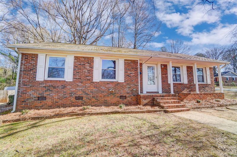 707 Ranch Rd, Charlotte, NC 28208
