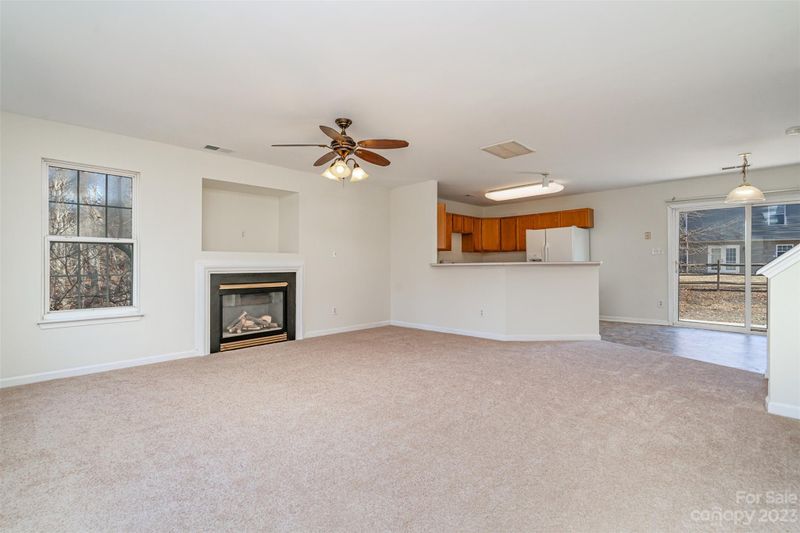 6040 Briggs Dr, Charlotte, NC 28269