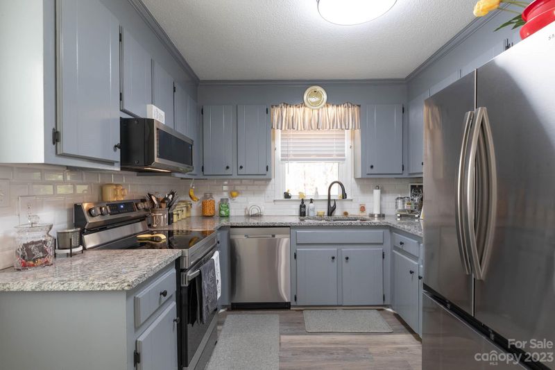 716 Forest Ln, Belmont, NC 28012