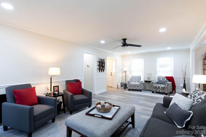 716 Forest Ln, Belmont, NC 28012