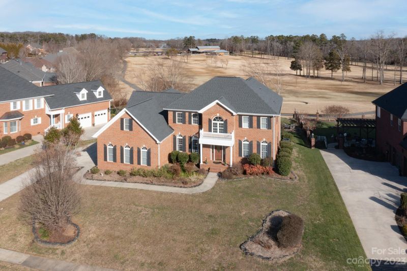 1214 Emerald Lake Dr, Matthews, NC 28104