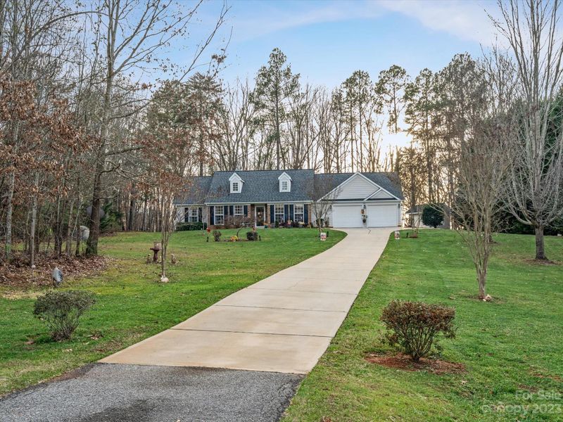 2671 Gradys Ground Dr, Mcconnells, SC 29726