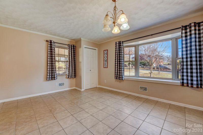 804 7th Ave, Conover, NC 28613