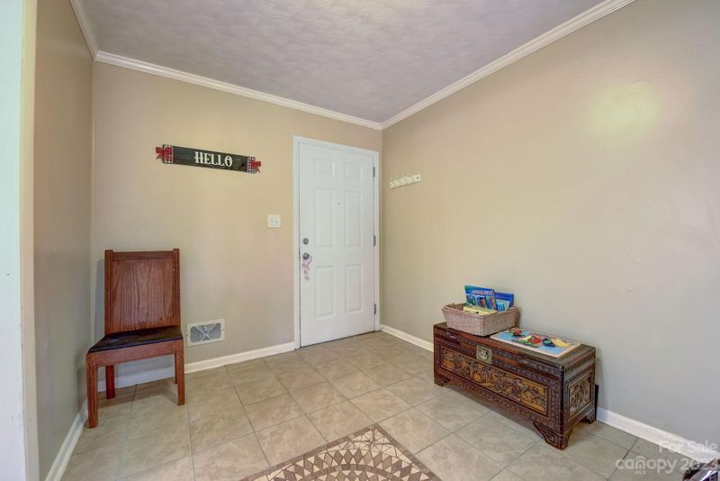 804 7th Ave, Conover, NC 28613
