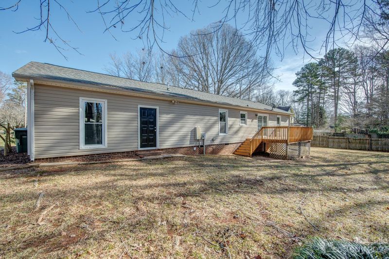131 Smoke Tree Ct, Gastonia, NC 28056
