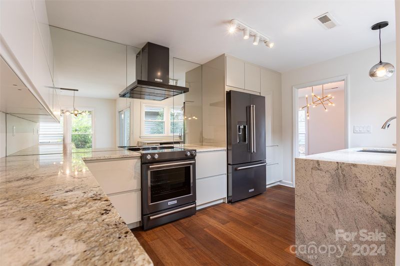 6215 Summertree Ln, Charlotte, NC 28226