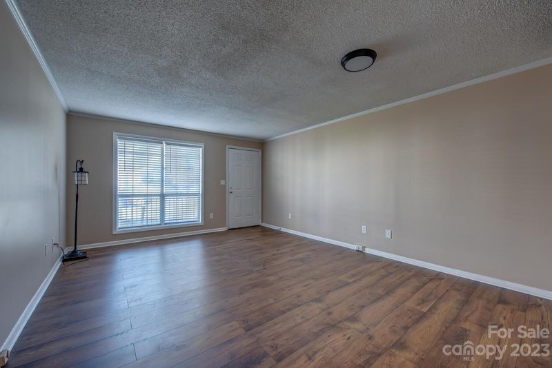 1052 Surry Ln, Gastonia, NC 28054