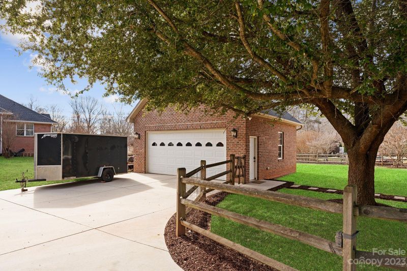 7954 King Arthurs Ct, Denver, NC 28037