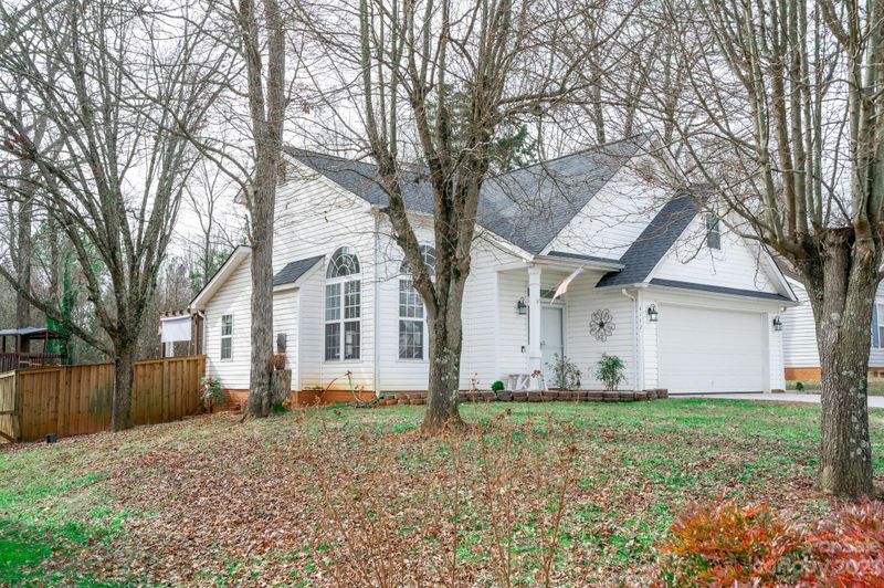 4142 Medford Dr NW, Concord, NC 28027