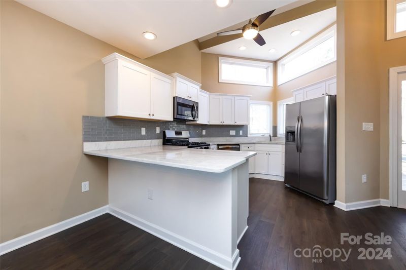 14534 Waterside Dr, Charlotte, NC 28278