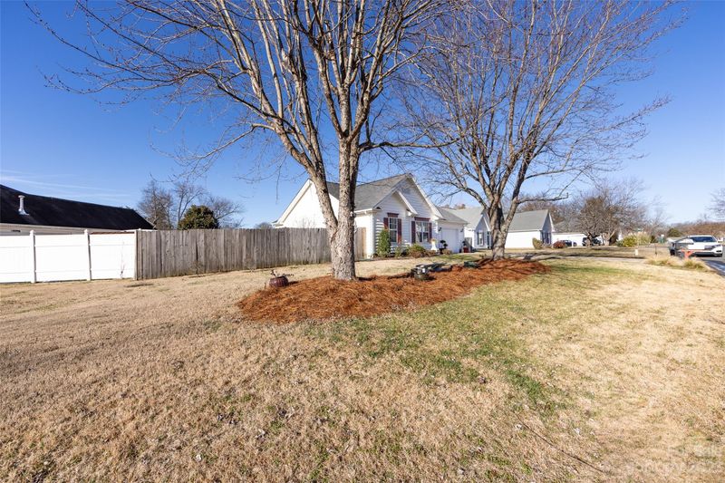 2901 Emerald Meadow Ln, Charlotte, NC 28273