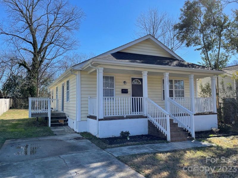223 Harrison St, Charlotte, NC 28208