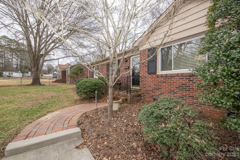 1913 Old West Ln, Gastonia, NC 28052