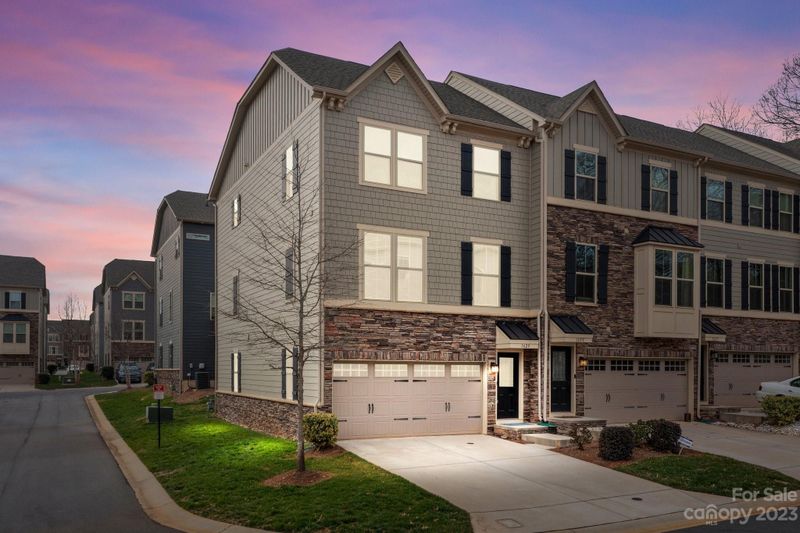 1629 Bark Branch Ln, Charlotte, NC 28205