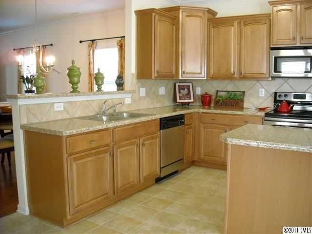 9907 Seven Oaks Dr, Charlotte, NC 28215