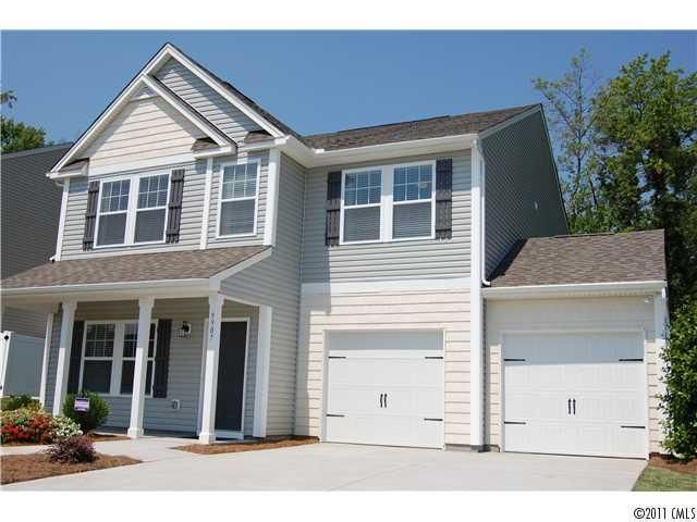9907 Seven Oaks Dr, Charlotte, NC 28215
