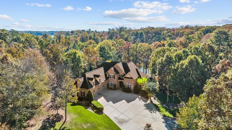 5922 Johnson Rd, Lake Wylie, SC 29710