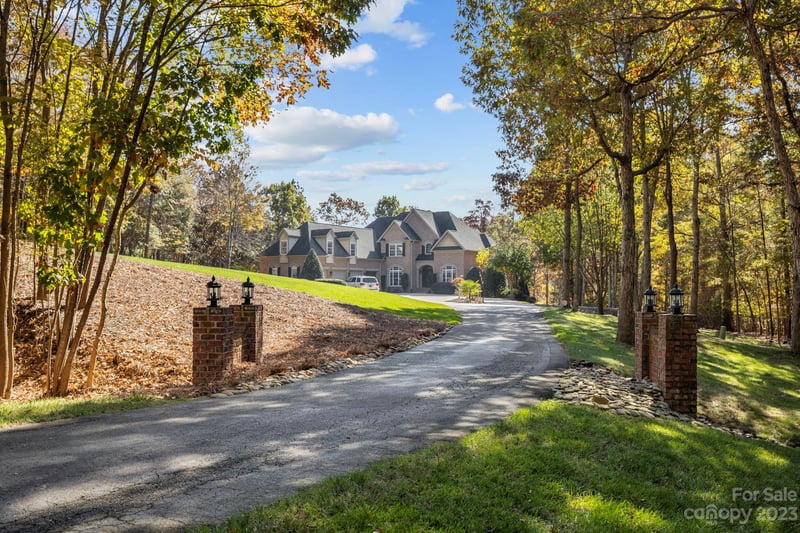 5922 Johnson Rd, Lake Wylie, SC 29710