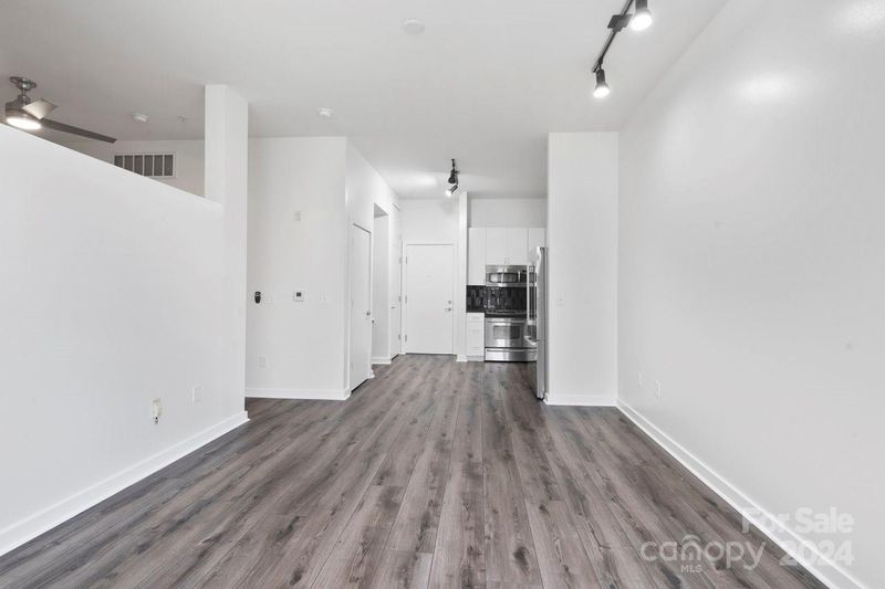 525 E 6th St #407, Charlotte, NC 28202