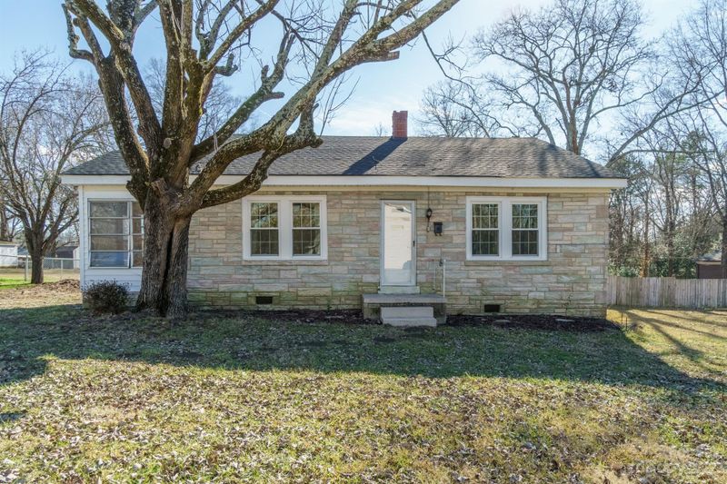1010 Michigan St, Kannapolis, NC 28083