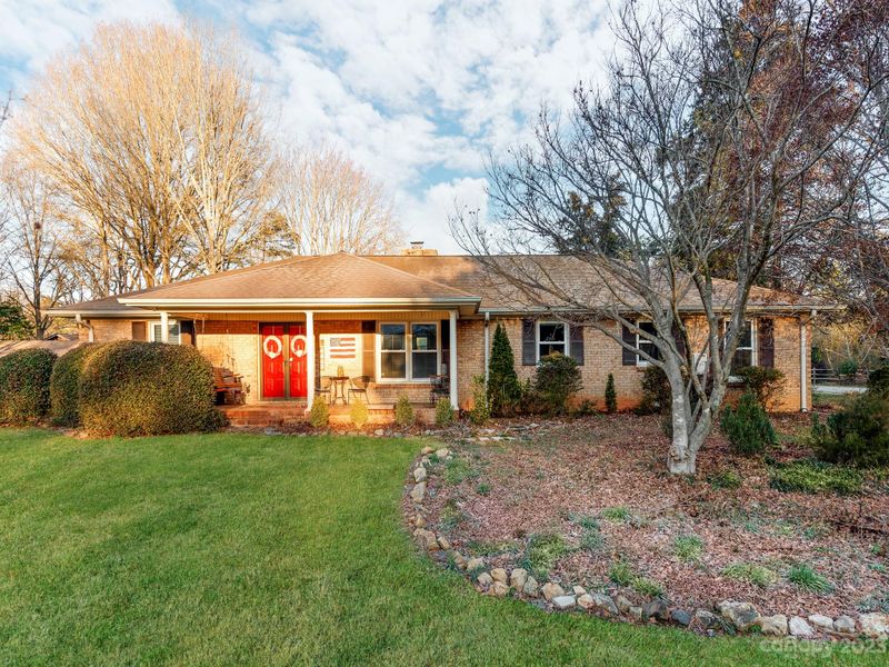 4449 Creemore Dr, Charlotte, NC 28213