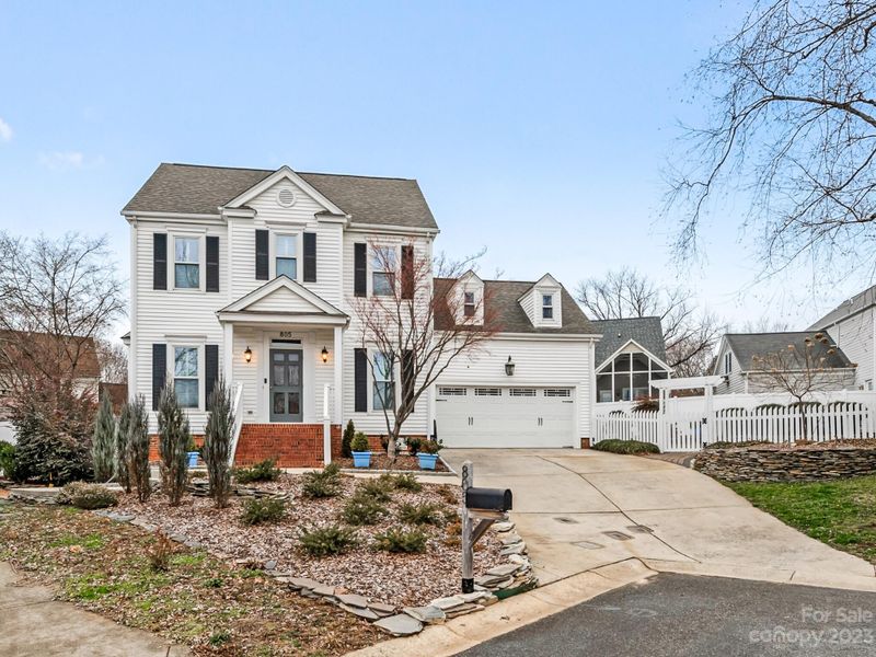 805 Blackburn Ct, Charlotte, NC 28209