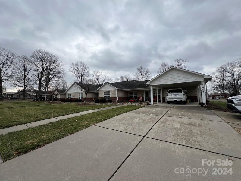 1004 Main St #B, Maiden, NC 28650