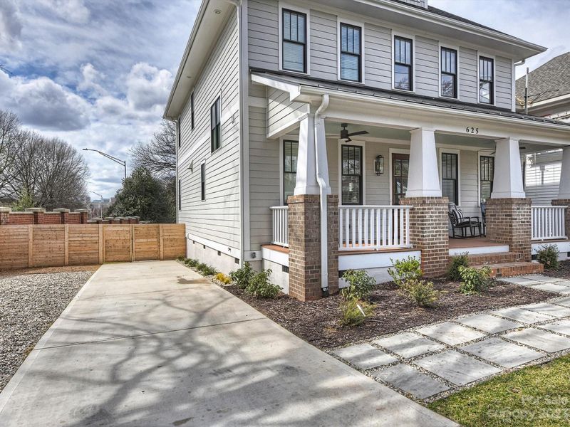 625 Louise Ave, Charlotte, NC 28204