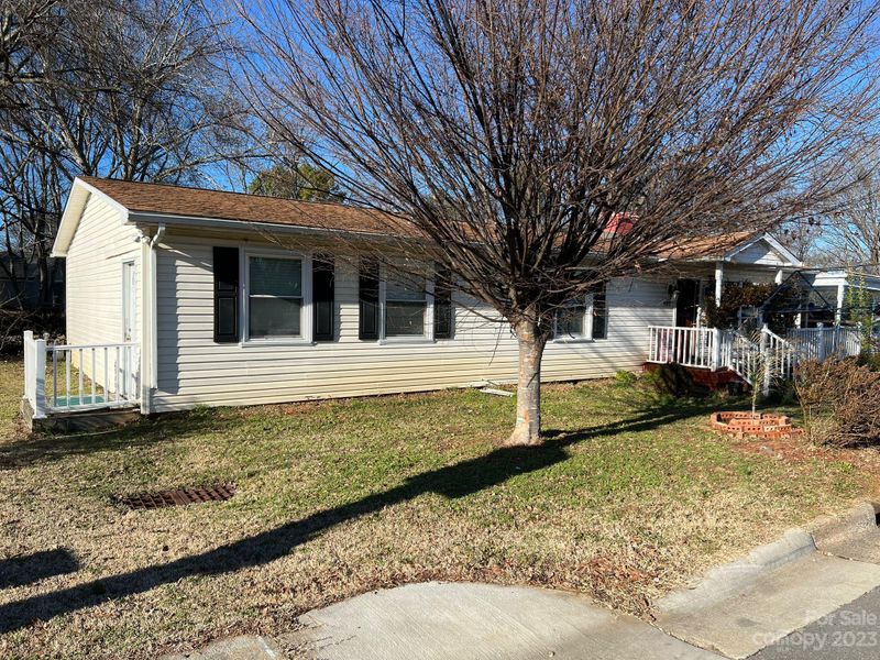 902 Lakeview Dr, Pineville, NC 28134