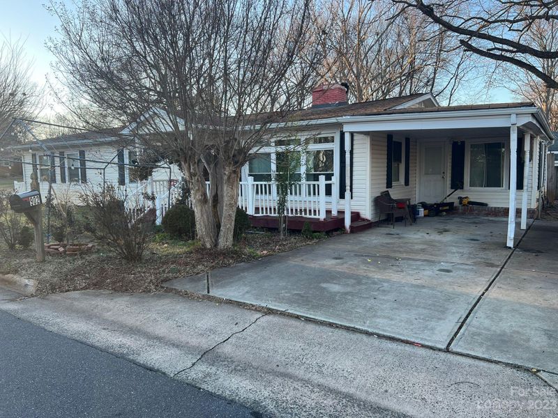 902 Lakeview Dr, Pineville, NC 28134