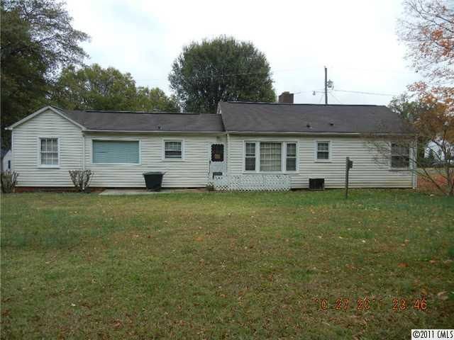 408 S Mulberry St, Cherryville, NC 28021