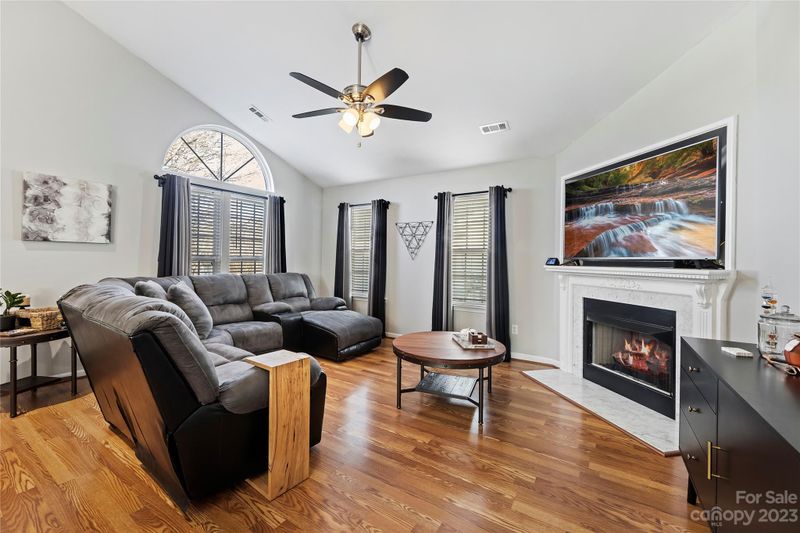 9924 Peppermint Ln, Charlotte, NC 28215