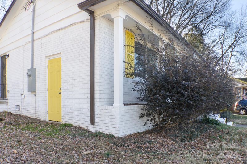 829 Ranch Rd, Charlotte, NC 28208