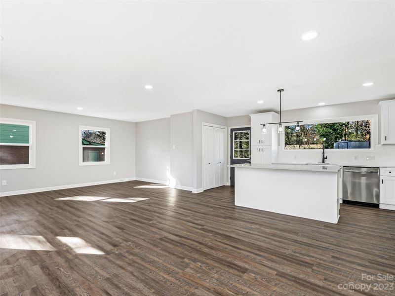 6417 War Eagle Ln, Charlotte, NC 28214