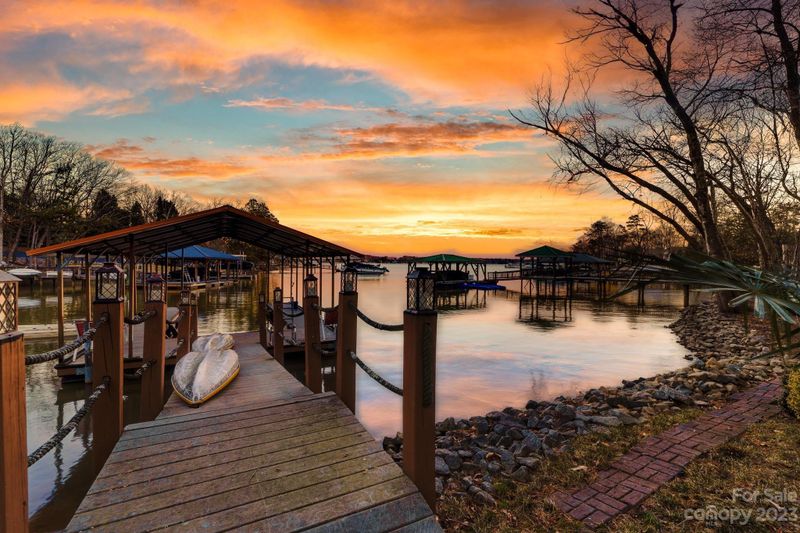 8065 Bay Pointe Dr, Denver, NC 28037