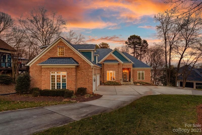 8065 Bay Pointe Dr, Denver, NC 28037