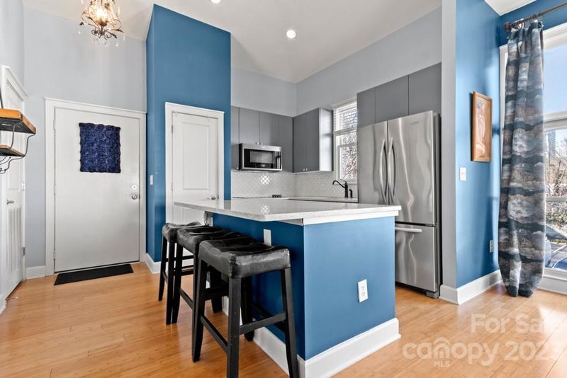 667 Alexander St N, Charlotte, NC 28202
