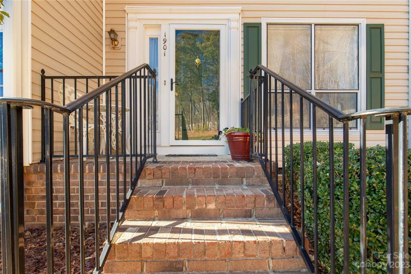 1901 Lancer Ct, Gastonia, NC 28054