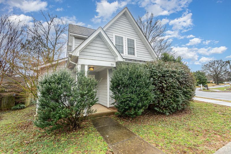 330 N Freemont St, Matthews, NC 28105