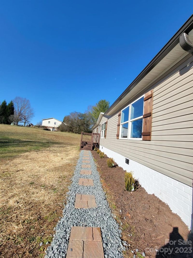 737 Eufola Rd, Statesville, NC 28677