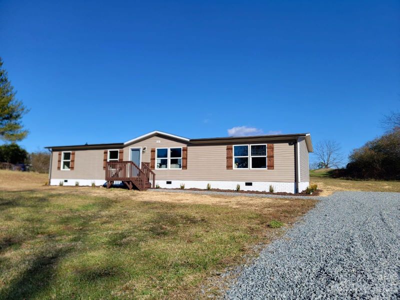 737 Eufola Rd, Statesville, NC 28677
