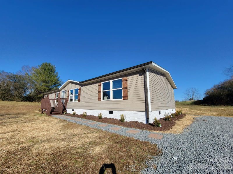 737 Eufola Rd, Statesville, NC 28677