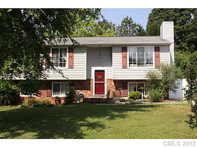 2011 Applegate Dr, Concord, NC 28027
