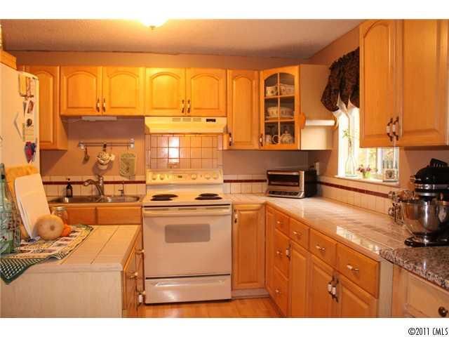 2011 Applegate Dr, Concord, NC 28027