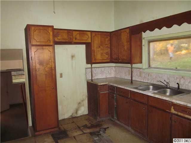 5470 Marion Ave, Kannapolis, NC 28081