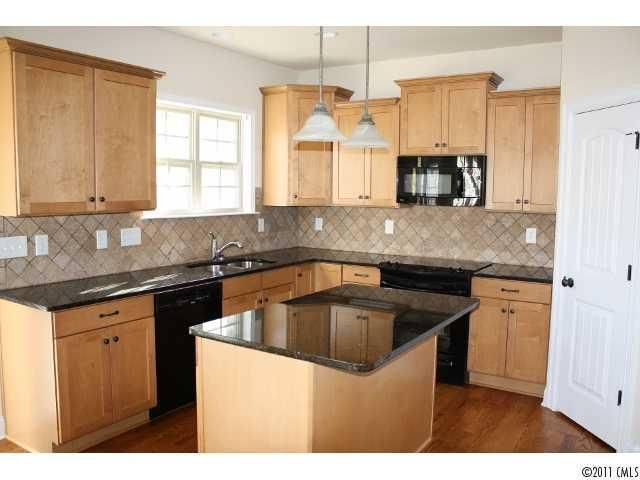1909 Windrow Wood Ct, Matthews, NC 28105