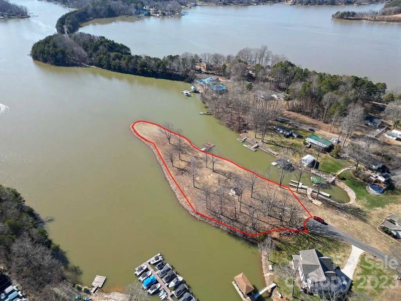 4556 Lake Dr, Sherrills Ford, NC 28673