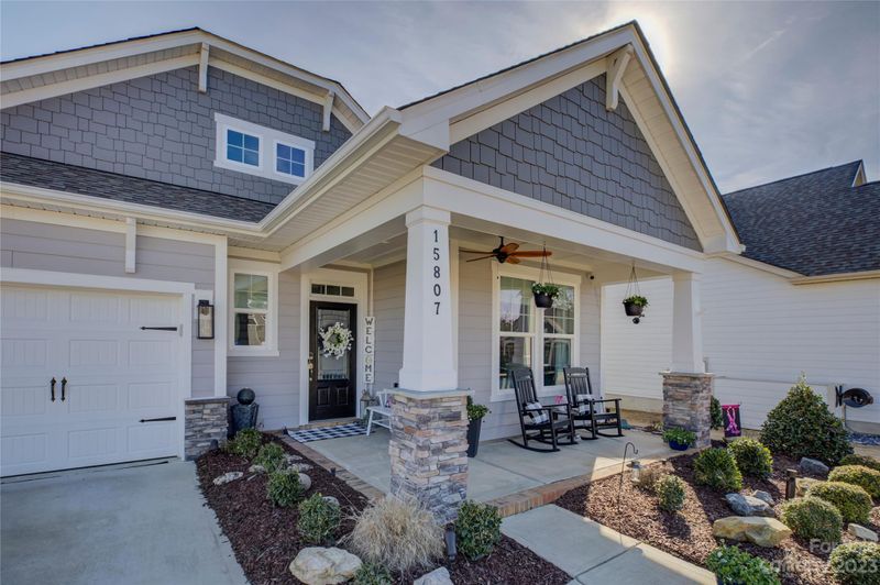 15807 Oleander Dr, Charlotte, NC 28278
