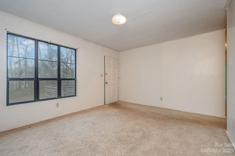 520 W Pine St, Maiden, NC 28650