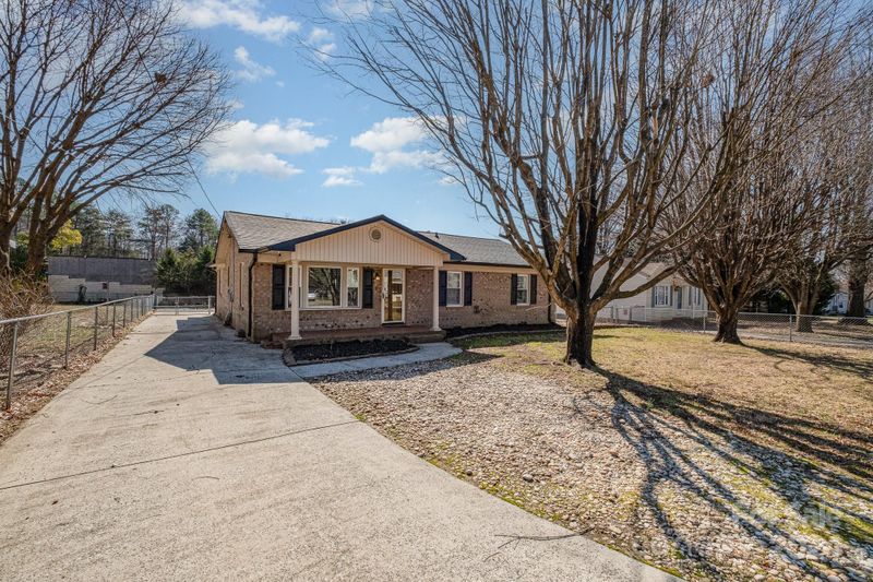 1000 Skyway Dr, Kannapolis, NC 28083